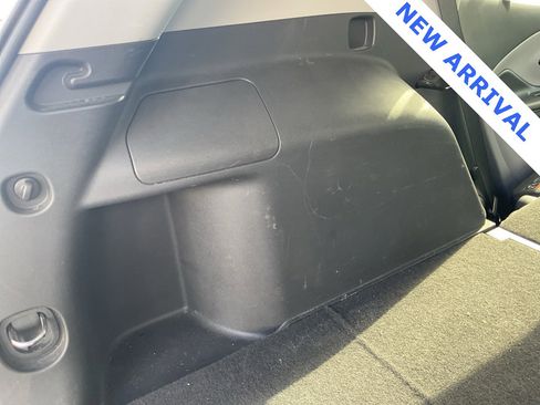 Used 2023 GMC Terrain SLE w/ Driver Convenience Package image 30