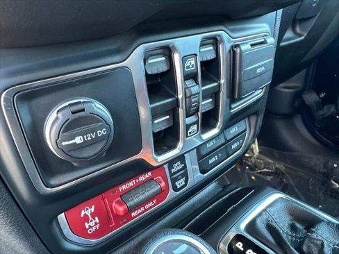 Certified 2024 Jeep Wrangler Unlimited Rubicon AWD/4WD image 24
