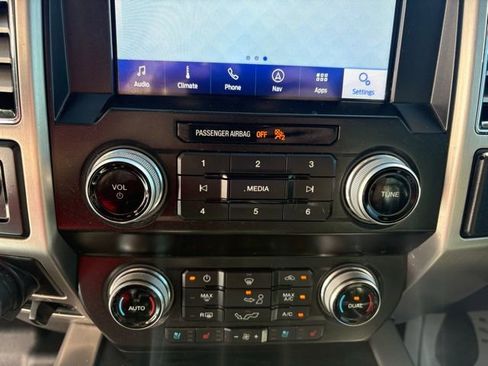 Used 2020 Ford F150 Platinum w/ Equipment Group 701A Luxury image 21