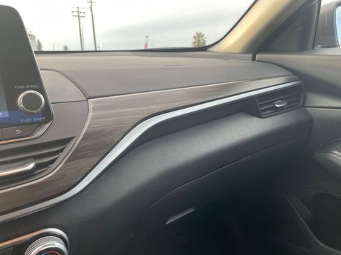 Used 2025 Nissan Altima 2.5 SV image 30