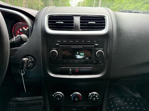 Used 2013 Dodge Avenger SE FWD image 22