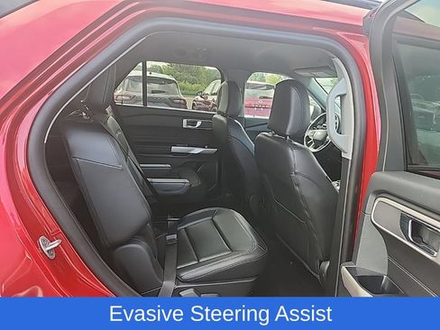 Used 2024 Ford Explorer XLT w/ Equipment Group 202A AWD/4WD image 20