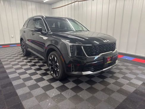 Used 2025 Kia Sorento EX AWD/4WD image 2