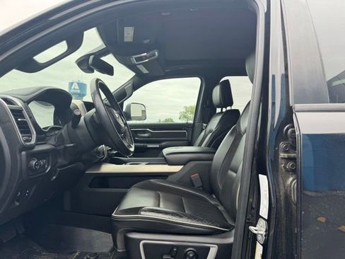 Used 2019 RAM 1500 Laramie AWD/4WD image 7