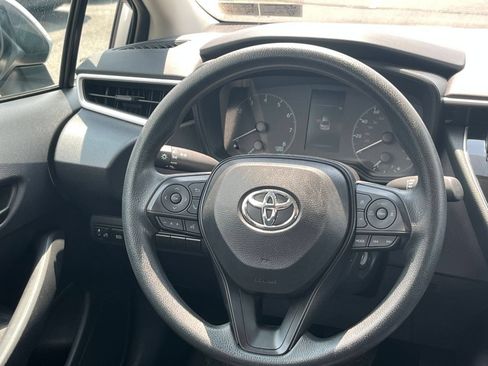 Used 2025 Toyota Corolla LE FWD image 27
