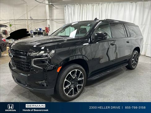 Used 2024 Chevrolet Suburban RST w/ Luxury Package AWD/4WD image 4