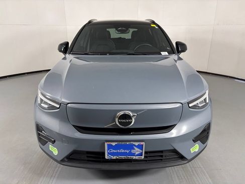 Used 2023 Volvo XC40 Recharge Core AWD/4WD image 3