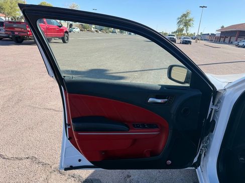 Used 2017 Dodge Charger R/T Scat Pack w/ Technology Group image 21