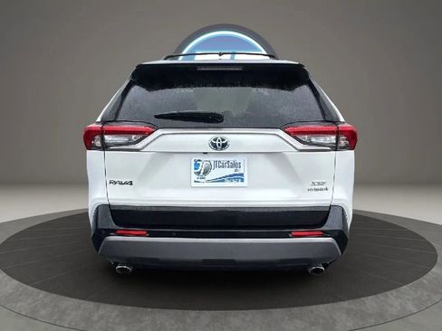 Used 2019 Toyota RAV4 XSE AWD/4WD image 10