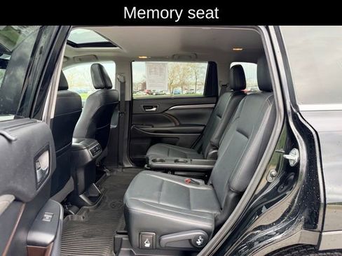 Used 2018 Toyota Highlander Limited image 9