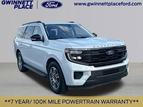 Certified 2025 Ford Expedition Active image 3