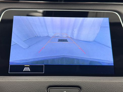 Used 2023 Cadillac XT4 Luxury w/ Cold Weather Package AWD/4WD image 37