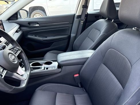 Used 2024 Nissan Altima 2.5 SV w/ SV Premium Package image 5
