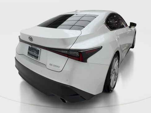Used 2023 Lexus IS 300 w/ Comfort Package RWD image 9