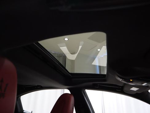 Used 2019 Maserati Ghibli S GranSport Q4 image 18