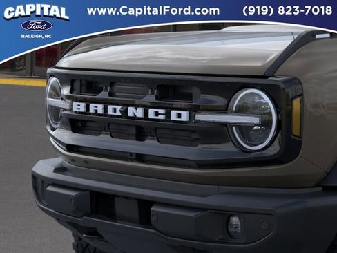 New 2026 Ford Bronco Outer Banks image 19