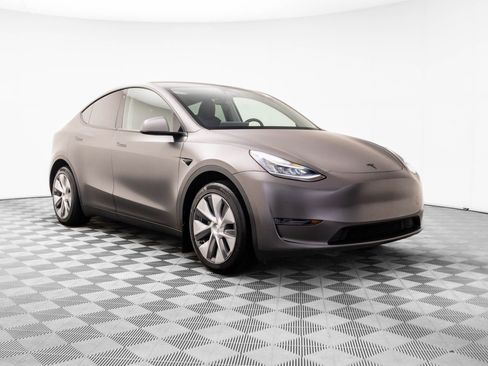 Used 2023 Tesla Model Y Long Range image 8
