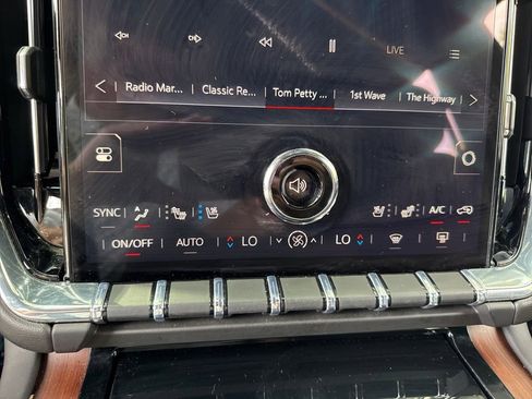 Used 2025 GMC Yukon Denali AWD/4WD image 79