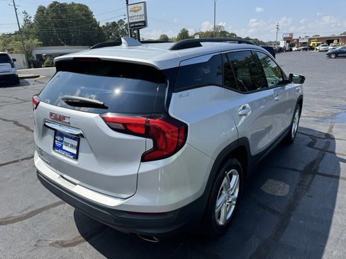 Used 2018 GMC Terrain SLE w/ Driver Convenience Package image 6