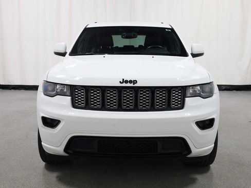 Used 2018 Jeep Grand Cherokee Altitude AWD/4WD image 14
