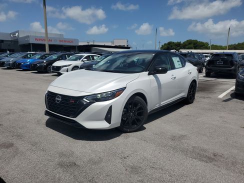 New 2025 Nissan Sentra SR w/ Midnight Edition image 26