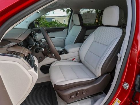 New 2026 GMC Acadia Denali w/ Super Cruise Package FWD image 15