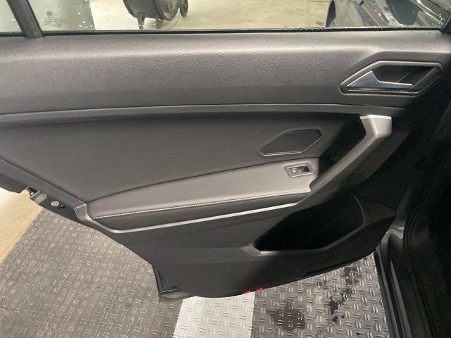 Certified 2024 Volkswagen Tiguan S AWD/4WD image 10