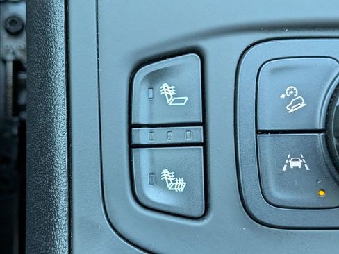 Used 2023 GMC Terrain SLE w/ Driver Convenience Package image 24