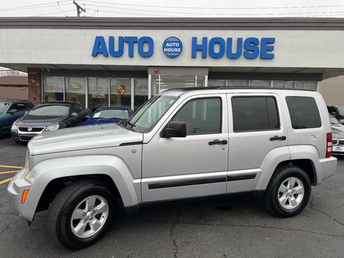 Used 2010 Jeep Liberty Sport w/ Popular Equipment Group image 7
