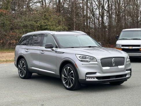 Used 2020 Lincoln Aviator Reserve w/ Equipment Group 202A image 10