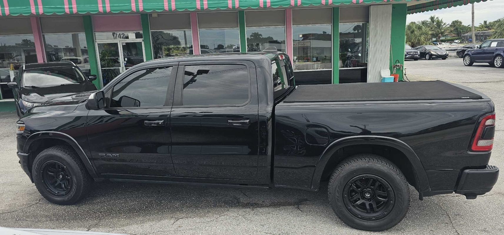Used 2020 RAM 1500 Limited w/ Black Appearance Package AWD/4WD image 33