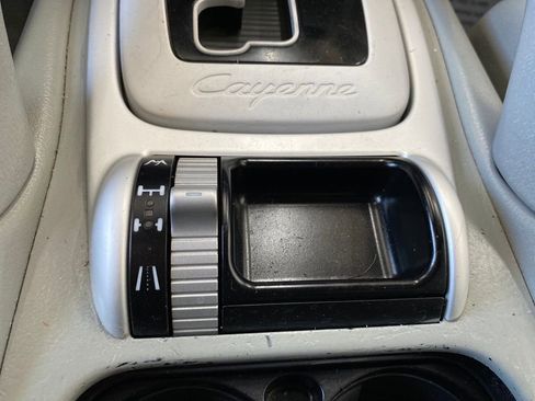 Used 2004 Porsche Cayenne S image 29