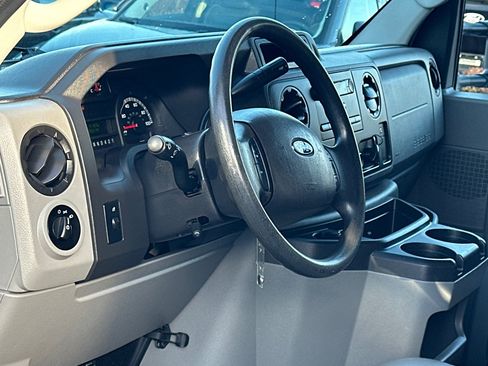 Used 2019 Ford E-350 and Econoline 350 Super Duty w/ Power Windows & Locks Group image 17