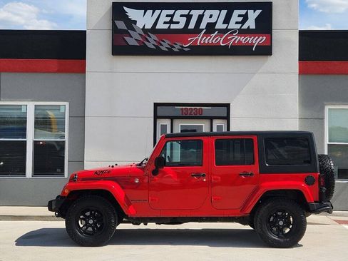 Used 2017 Jeep Wrangler Unlimited Sahara AWD/4WD image 26