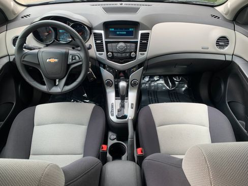 Used 2014 Chevrolet Cruze LS FWD image 23