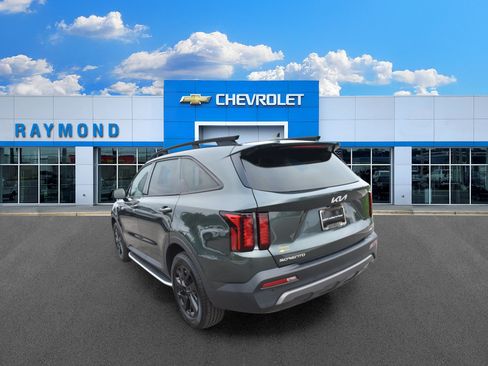 Used 2023 Kia Sorento S w/ Panoramic Sunroof Package AWD/4WD image 5