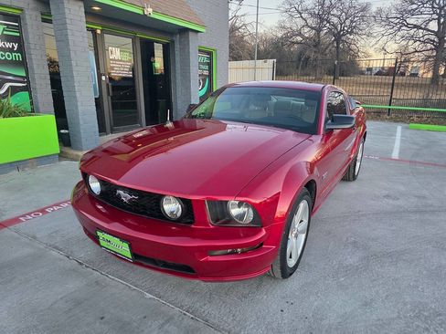 Used 2006 Ford Mustang GT Premium image 3