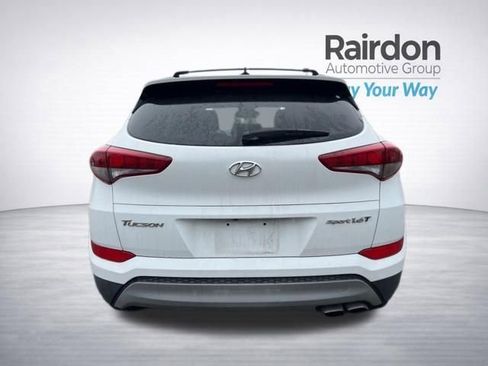 Used 2017 Hyundai Tucson Sport image 8