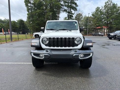 Certified 2024 Jeep Gladiator Sport AWD/4WD image 3