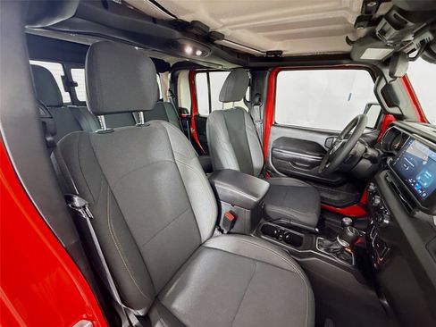 Used 2024 Jeep Gladiator Sport image 25