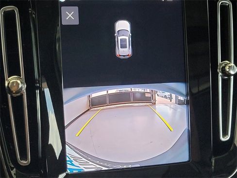 New 2026 Volvo XC40 B5 Core w/ Climate Package image 19