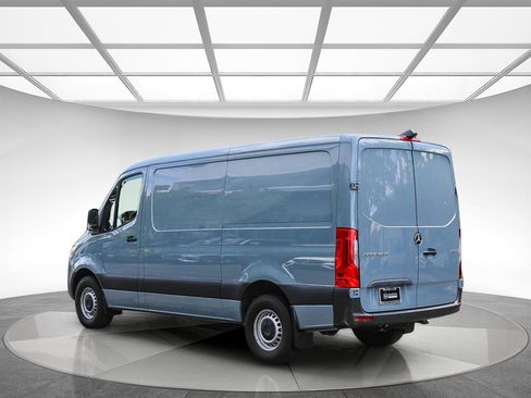 Used 2024 Mercedes-Benz Sprinter 2500 image 2