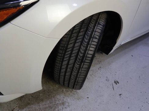 Used 2019 Nissan Maxima Platinum w/ Sport Mat Group image 11