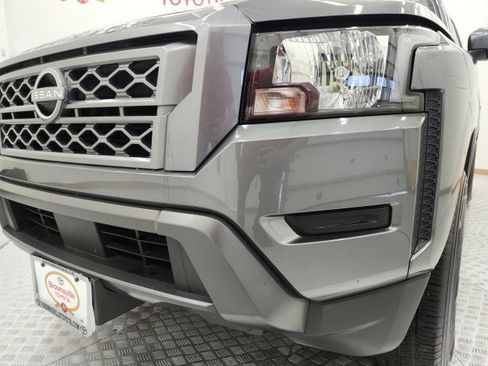 Used 2024 Nissan Frontier SV image 12