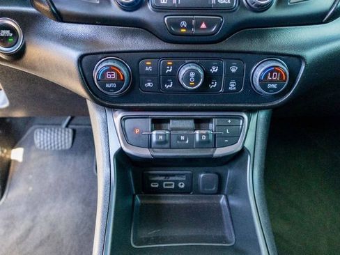 Used 2022 GMC Terrain AT4 w/ Infotainment Package II image 46