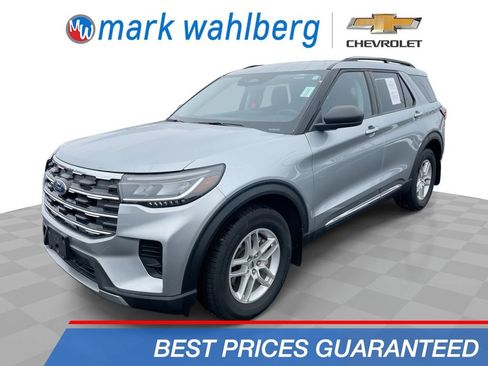 Used 2025 Ford Explorer Active AWD/4WD image 1