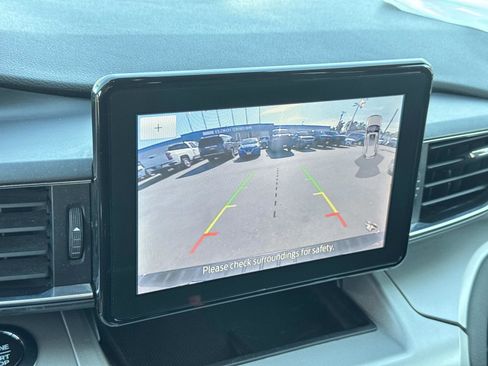 Used 2021 Ford Explorer XLT w/ Equipment Group 202A image 17