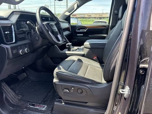 Used 2023 GMC Sierra 1500 Denali w/ Technology Package AWD/4WD image 12