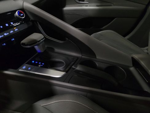 Used 2023 Hyundai Elantra SEL image 26