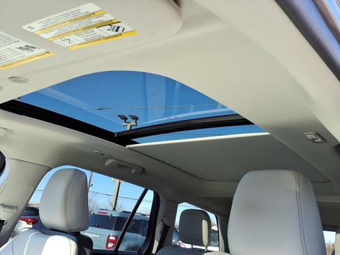 Used 2025 Lincoln Aviator AWD image 17